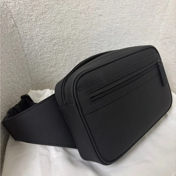 Gucci GG Belt Bag in Rubber-effect Leather NWT - Picture 3 of 9